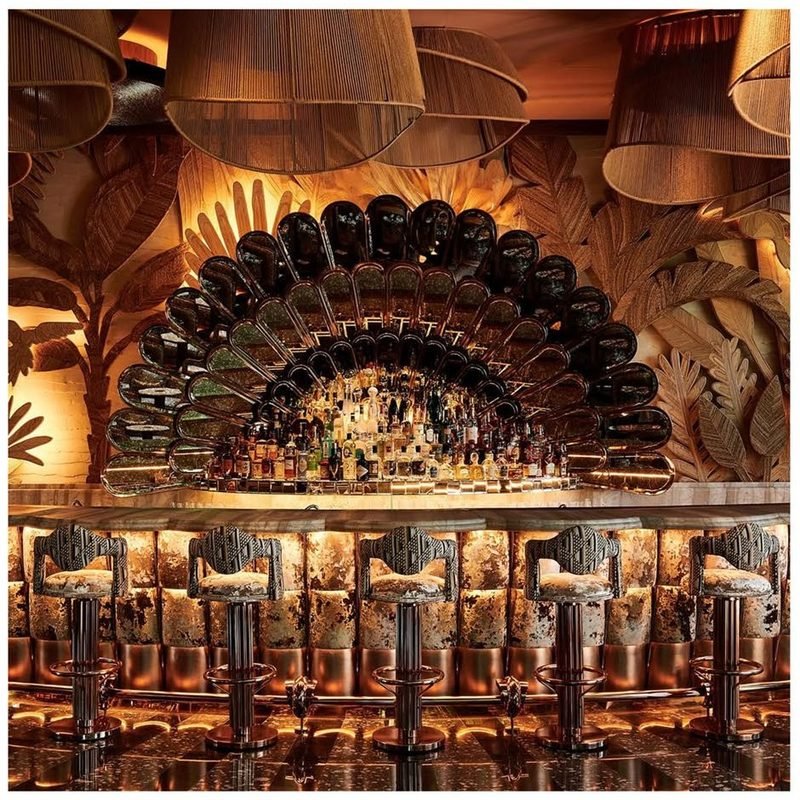 Kira Restaurant interior